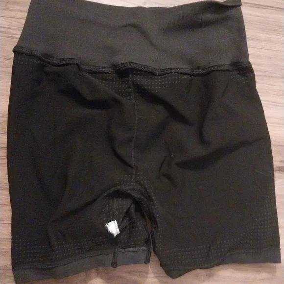 Gymshark Shorts - Picture 4 of 4